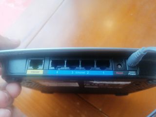 Router wifi - 4 cables de Internet