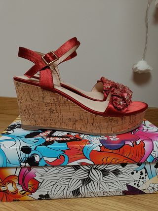 Sandalias cuña satén flores Foxy Up nuevas