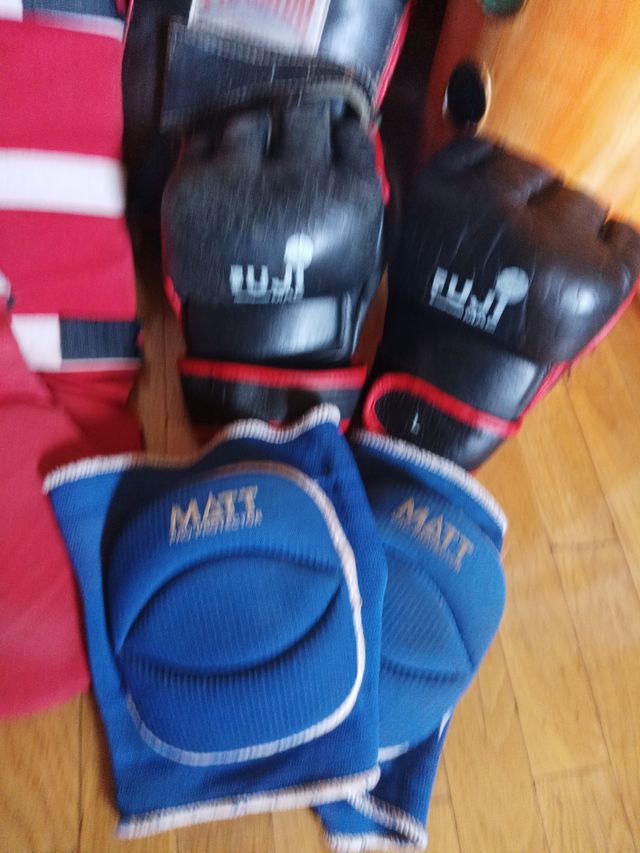 Guantes boxeo Fuji + accesorios