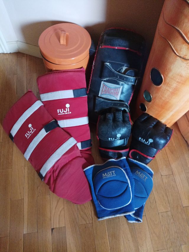 Guantes boxeo Fuji + accesorios