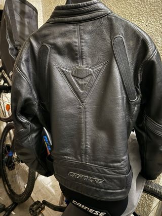 Chaqueta moto cuero dainesse con espaldera origina