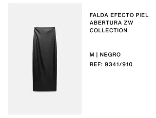 Falda negra Zara efecto piel