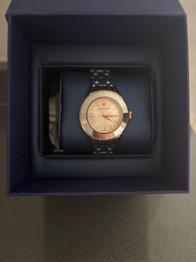 Reloj Swarovski rosa y plata