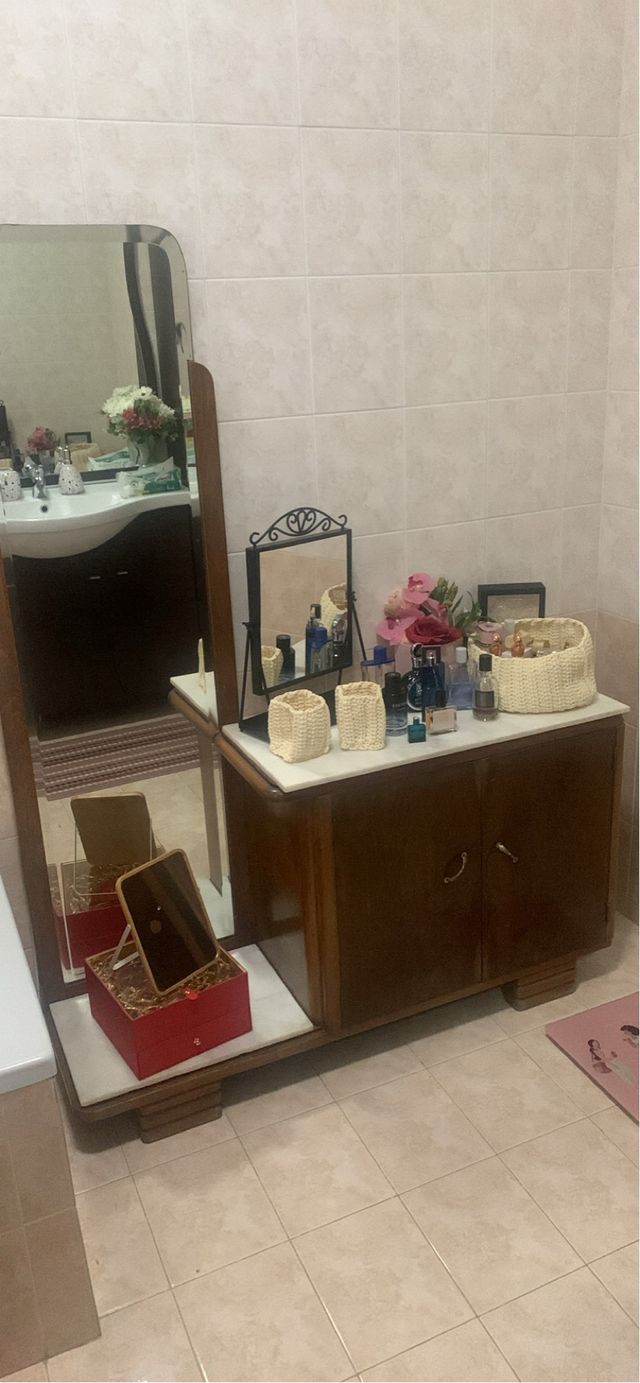 Mobile antico, comsegna a mano