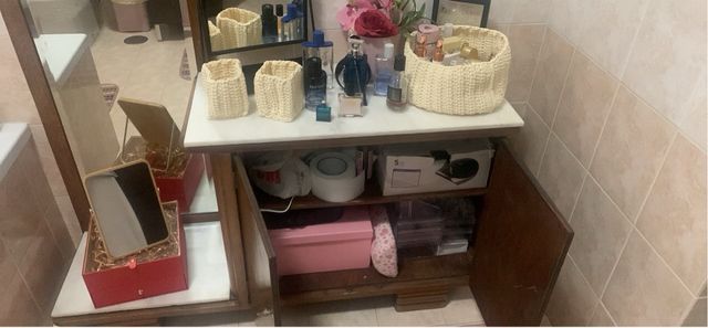 Mobile antico, comsegna a mano