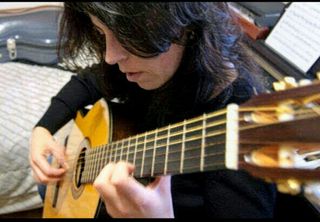 A DOMICILIO. CLASES GUITARRA, PIANO Y SOLFEO.