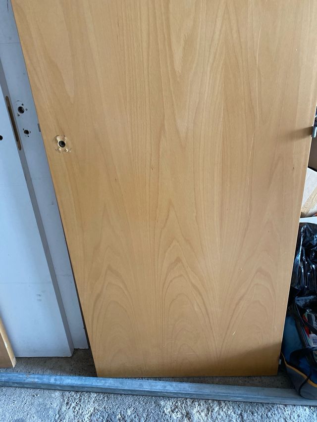 Puerta madera con marcos incluidos