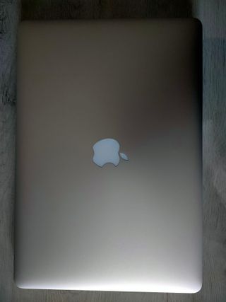 Macbook pro 11,5 retina 15” mediados de 2015