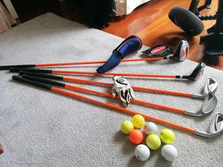 Juego golf infantil Wilson: palos, bolsa y carro