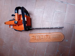 Motosierra Castor 31015, en buen estado.