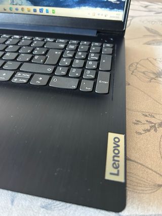Portatil Lenovo 16"