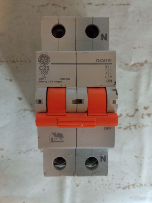 Magnetotermico General Electric 25A