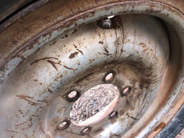 Llanta 205R16 104S Nissan Patrol usada