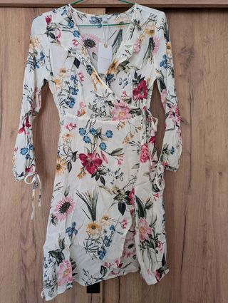 Vestido floral blanco talla S - NUEVO