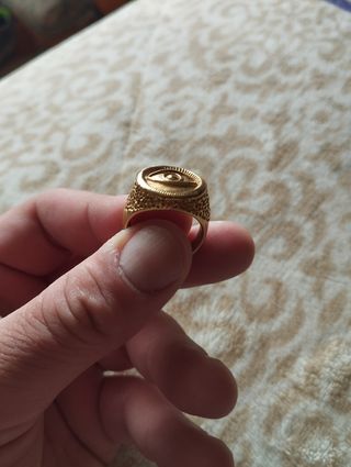 Anillo sello dorado ojo