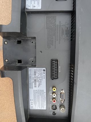 Televisor LG Modelo 20LC1RB 41x49 cm