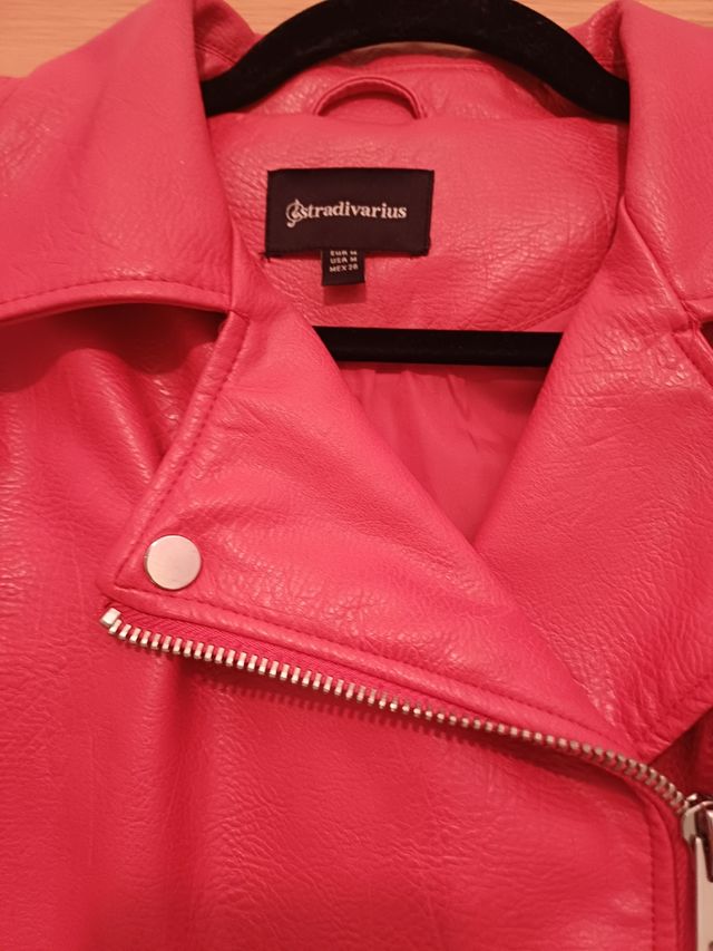 Biker roja Stradivarius