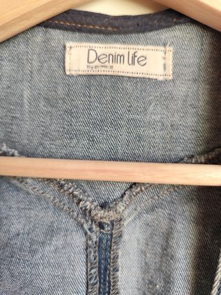 Chaleco vaquero Denimlife con parche estrella