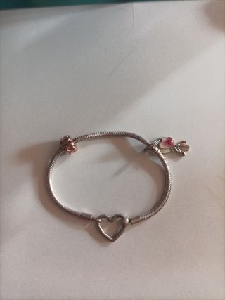 Pulsera Pandora con charms