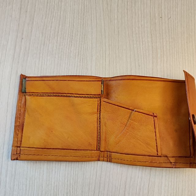 Portafoglio in pelle artigianale