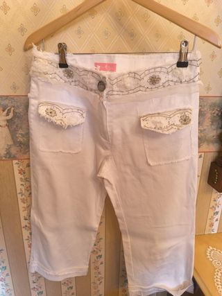 Conjunto chaqueta y pantalón blanco pedrería 