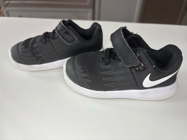 Zapatos Nike niño - talla 22