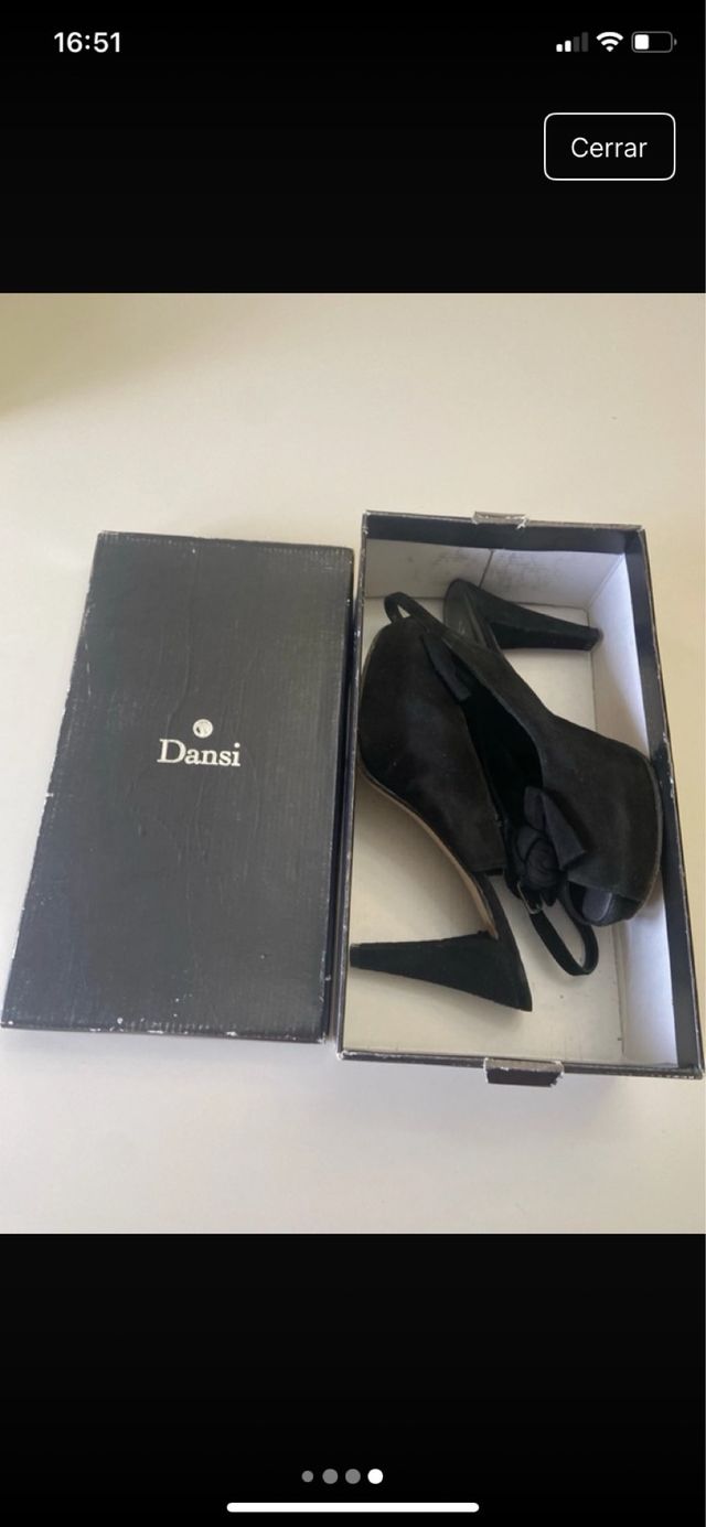 Zapatos negros ante tacón