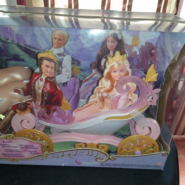 GRAN CARROZA DE PRINCESA BARBIE “ROYAL CARRIAGE”.