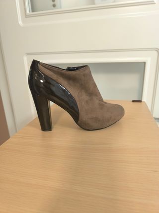 Botines tacón alto ante marrón