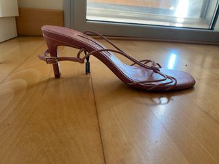 Sandalias rosa tacón mediano zara