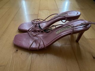 Sandalias rosa tacón mediano zara
