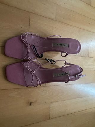 Sandalias rosa tacón mediano zara