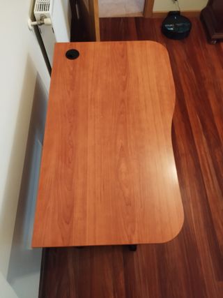 Escritorio con ruedas