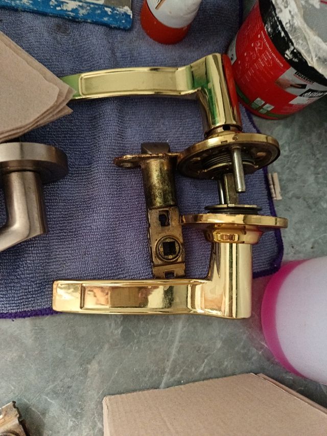 Manetas puertas dorada y plateada