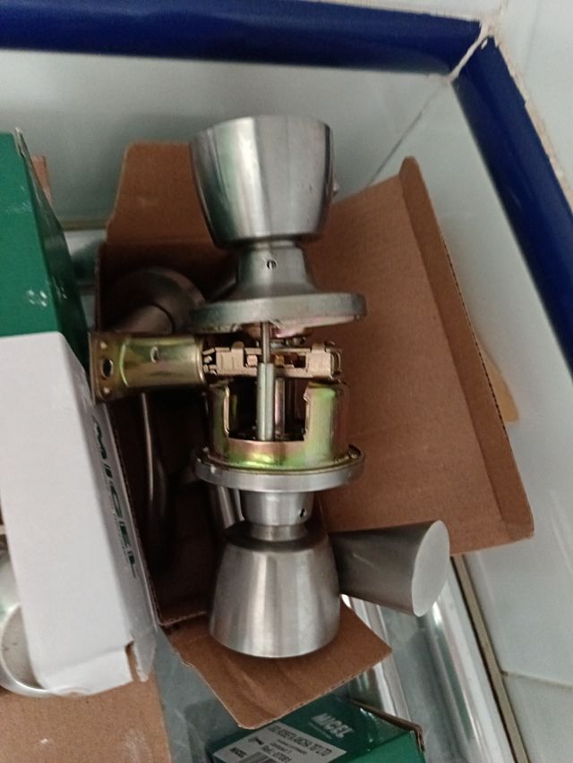 Manetas puertas dorada y plateada