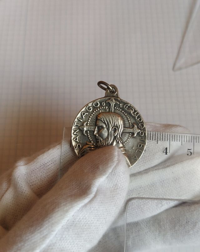 MEDALLA APÓSTOL SANTIAGO. PLATA DE LEY.