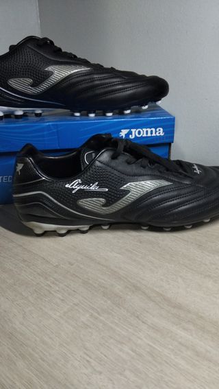 Zapatillas Joma césped.