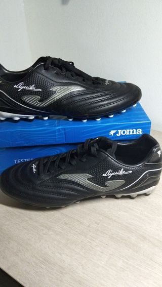 Zapatillas Joma césped.