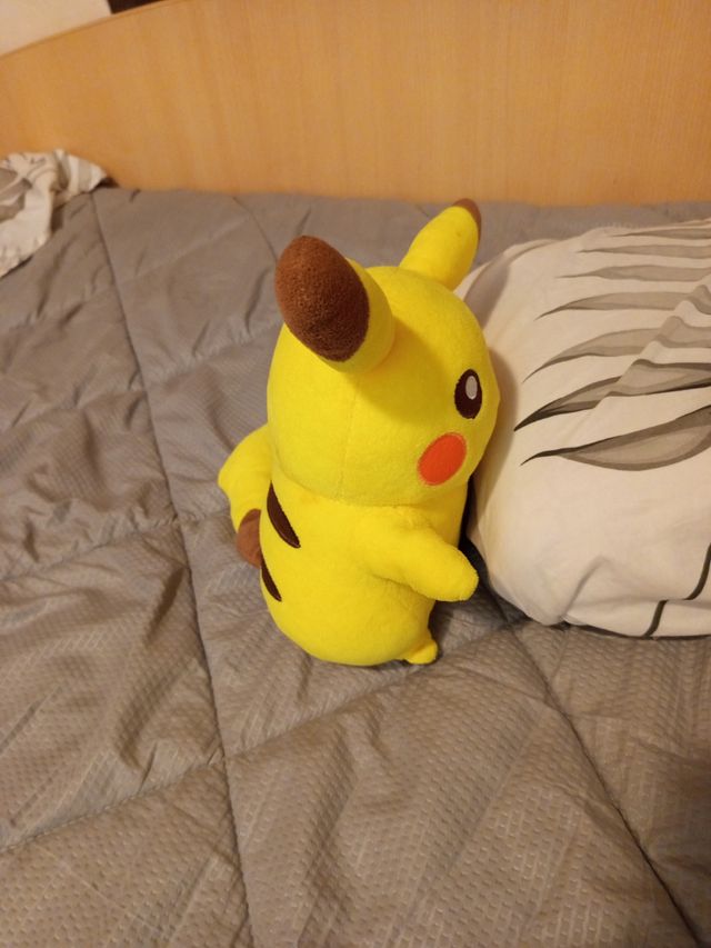 Peluche Pikachu como nuevo sin usar