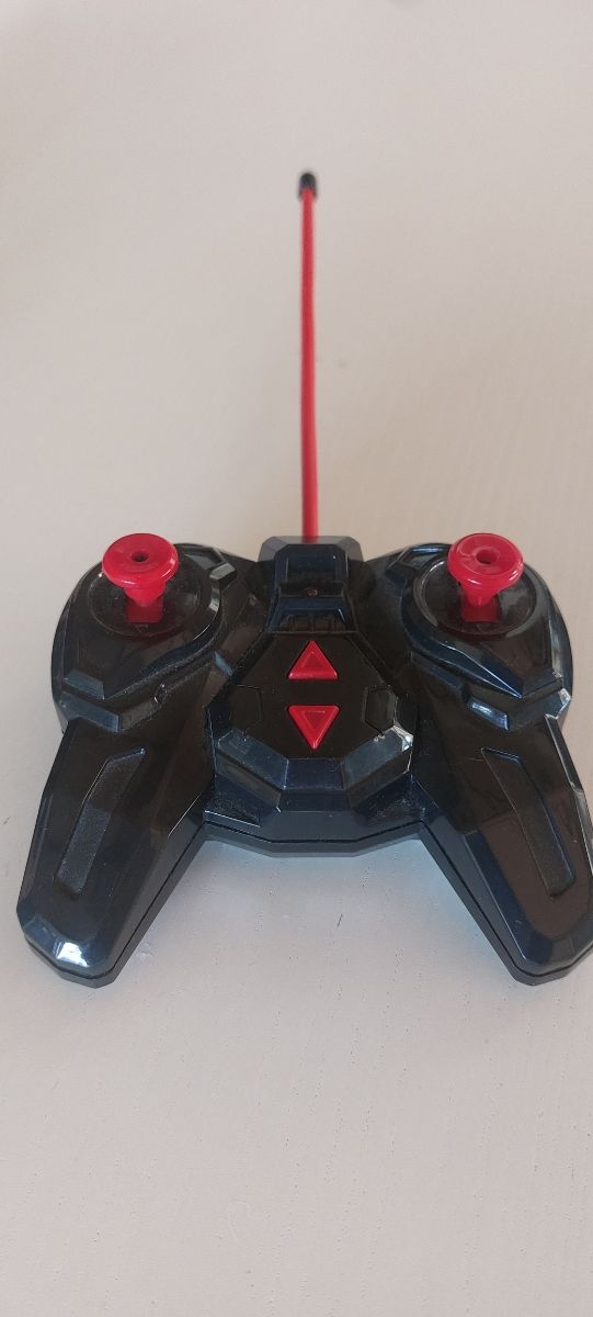 Coche teledirigido todoterreno