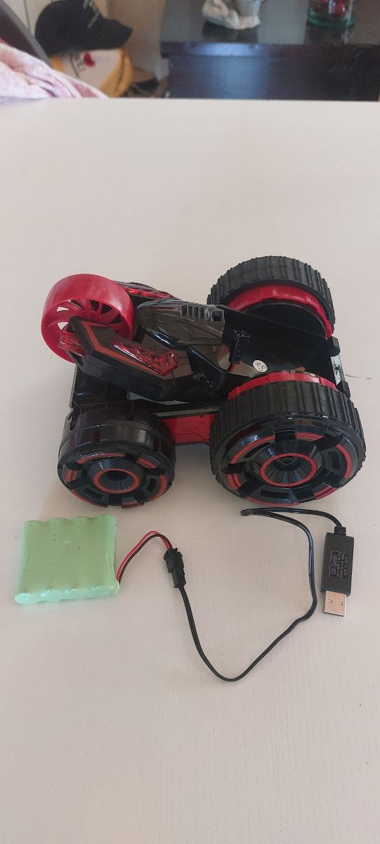 Coche teledirigido todoterreno