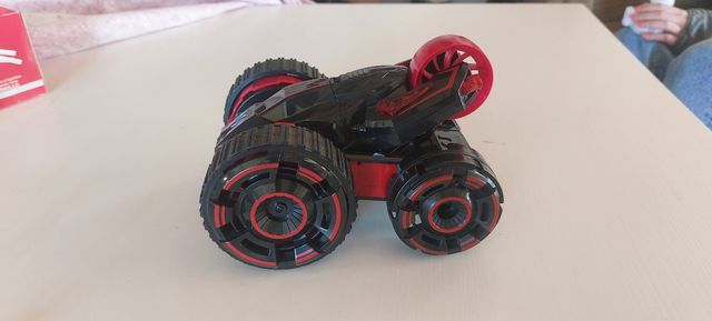 Coche teledirigido todoterreno