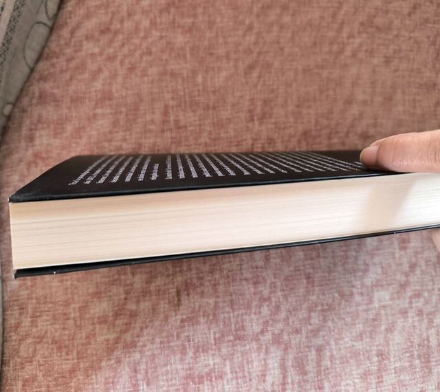 NOVELA Tiempos de barro. Distopía y thriller