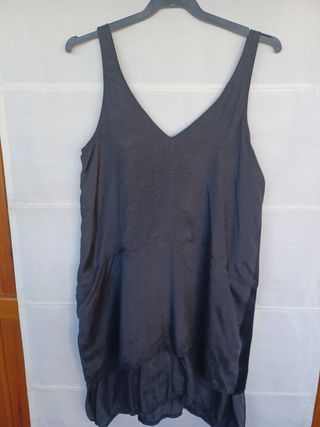 Vestido negro de verano de Zara