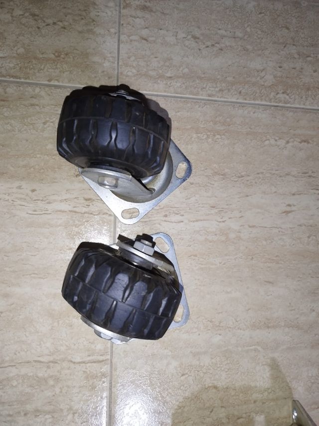 4 Ruedas Giratorias goma maciza