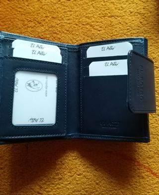 Cartera de piel 