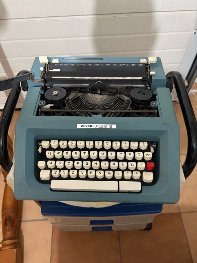 Olivetti Studio 46 - Máquina de escribir