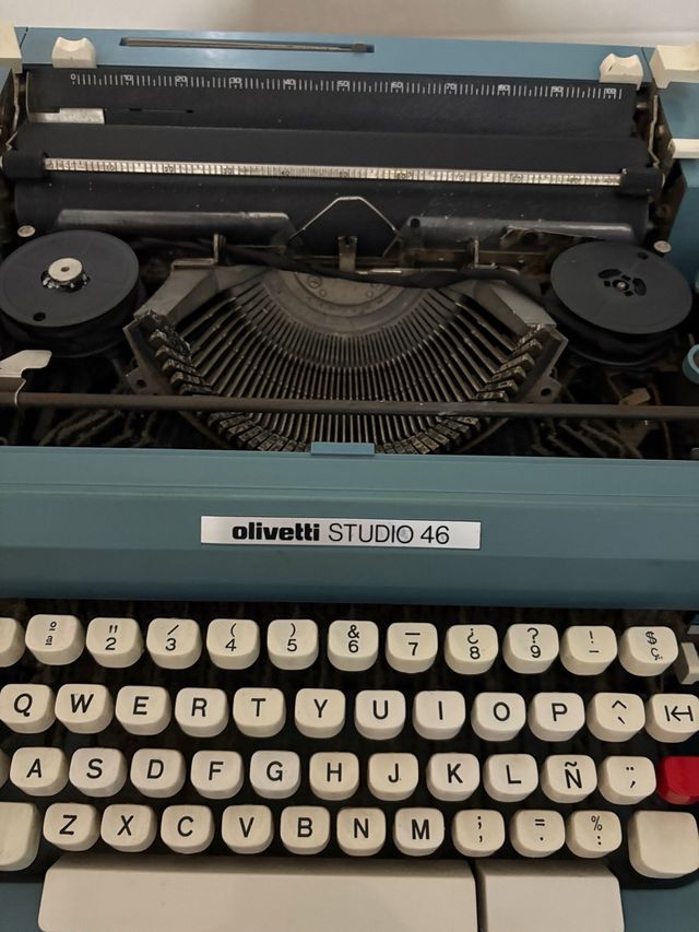 Olivetti Studio 46 - Máquina de escribir