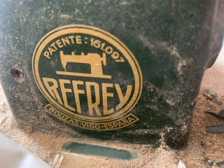 Máquina coser Refrey Antigua