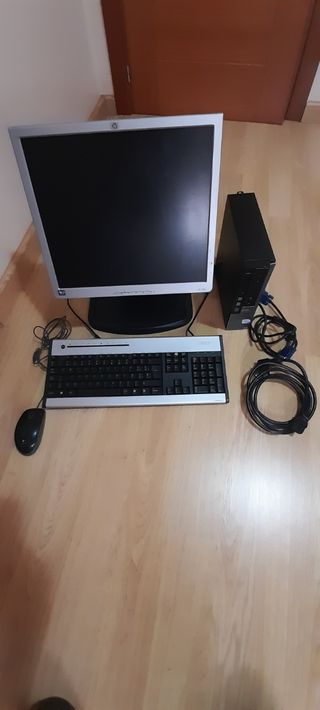 Dell Optiplex 780 + monitore + tastiera